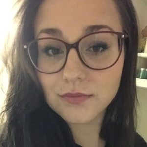 Meet your Posher, Abby